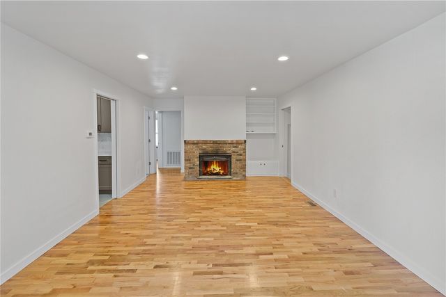 11818 14th Avenue S, Seattle, WA 98168