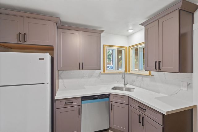 11818 14th Avenue S, Seattle, WA 98168