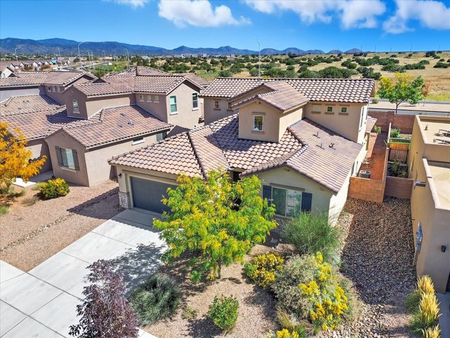 4762 Viento Del Norte, Santa Fe, NM 87507