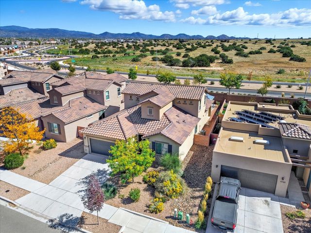 4762 Viento Del Norte, Santa Fe, NM 87507