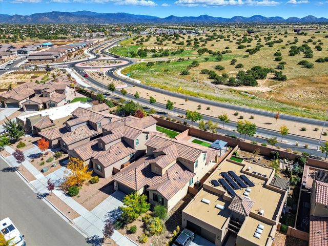 4762 Viento Del Norte, Santa Fe, NM 87507