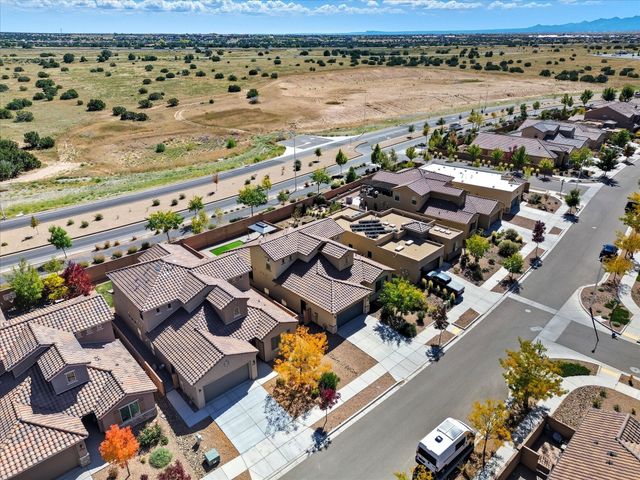 4762 Viento Del Norte, Santa Fe, NM 87507