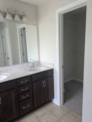 613 Snowshoe Ln, Clarksville, TN 37040