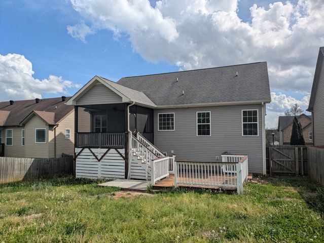 613 Snowshoe Ln, Clarksville, TN 37040