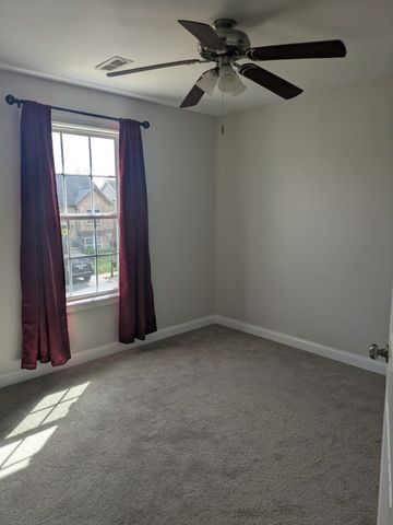 613 Snowshoe Ln, Clarksville, TN 37040