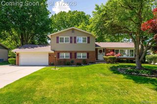 36521 Gloucester Drive, Clinton Charter Township, MI 48035