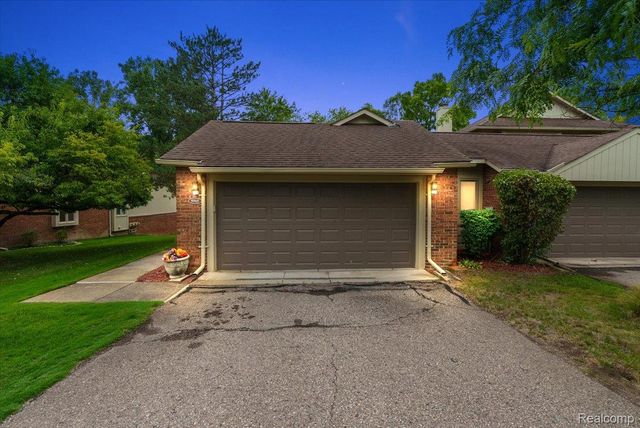 5515 Walnut Circle W 42, West Bloomfield Charter Township, MI 48322