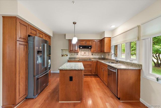 5515 Walnut Circle W 42, West Bloomfield Charter Township, MI 48322