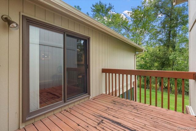5515 Walnut Circle W 42, West Bloomfield Charter Township, MI 48322