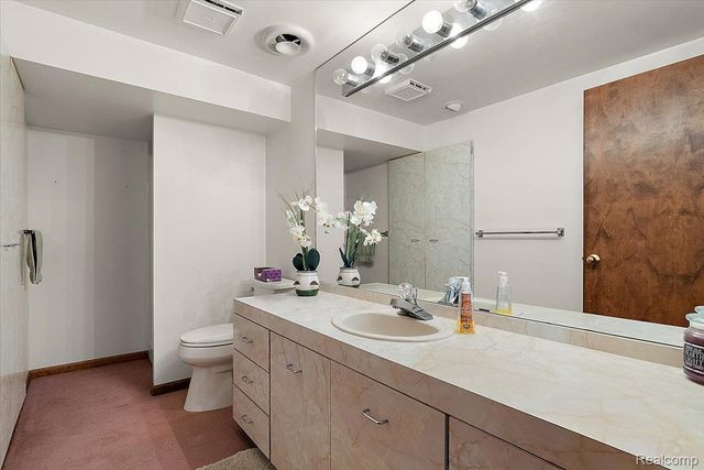 5515 Walnut Circle W 42, West Bloomfield Charter Township, MI 48322
