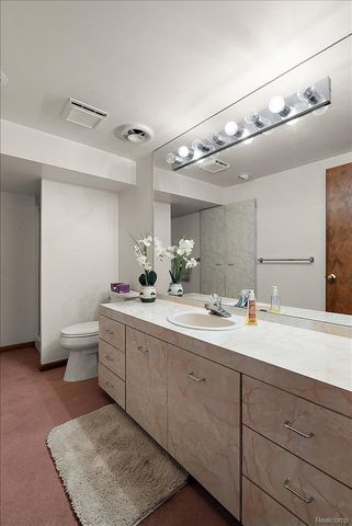 5515 Walnut Circle W 42, West Bloomfield Charter Township, MI 48322