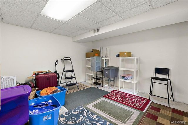5515 Walnut Circle W 42, West Bloomfield Charter Township, MI 48322