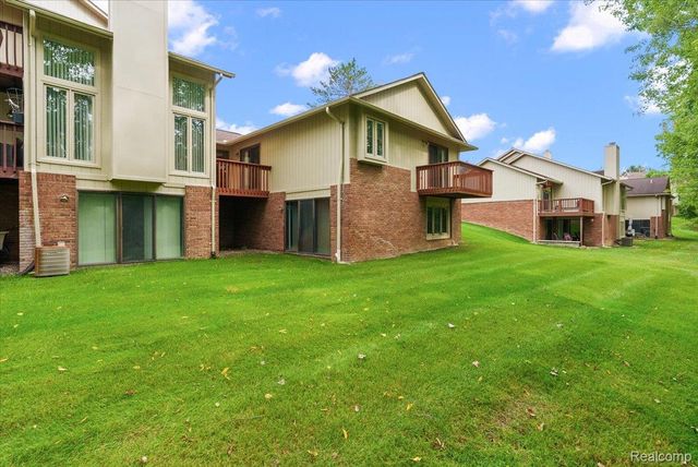 5515 Walnut Circle W 42, West Bloomfield Charter Township, MI 48322