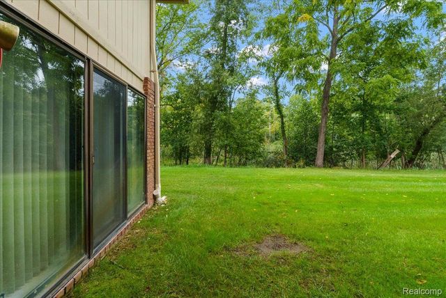 5515 Walnut Circle W 42, West Bloomfield Charter Township, MI 48322