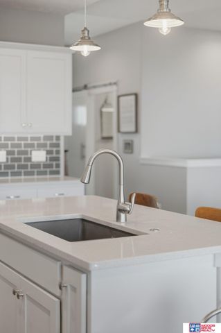 8300 Yankee Woods Drive, Lincoln, NE 68516