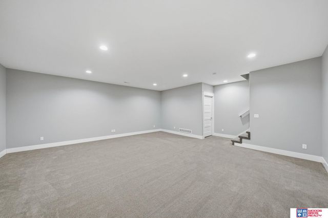 8300 Yankee Woods Drive, Lincoln, NE 68516