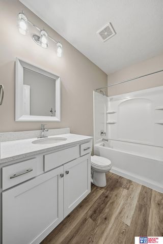 8300 Yankee Woods Drive, Lincoln, NE 68516