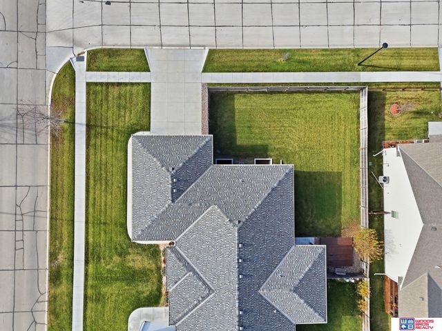 8300 Yankee Woods Drive, Lincoln, NE 68516