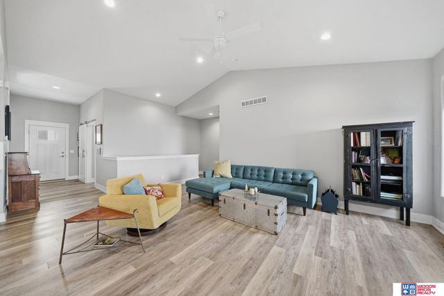 8300 Yankee Woods Drive, Lincoln, NE 68516