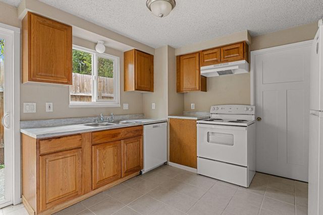 1215 W Main Street C, G, J, Medford, OR 97501