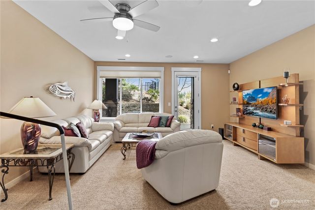 2262 NW Fall Line Lane, Issaquah, WA 98027