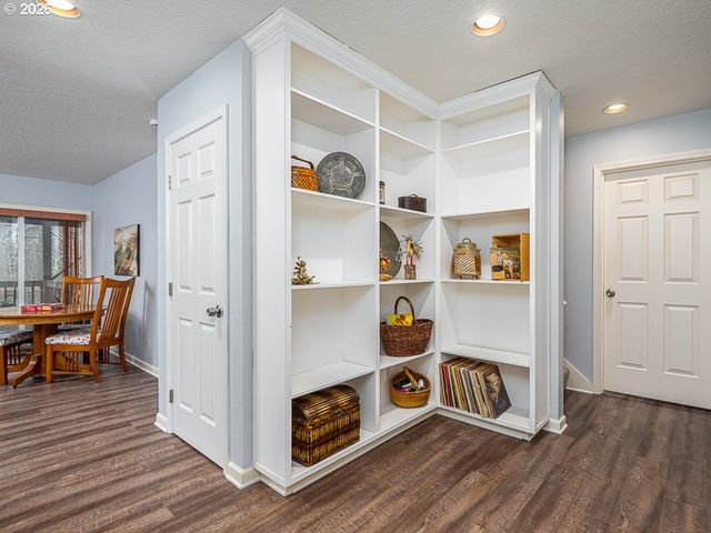 15093 Sw ASHLEY Dr, Portland, OR 97224