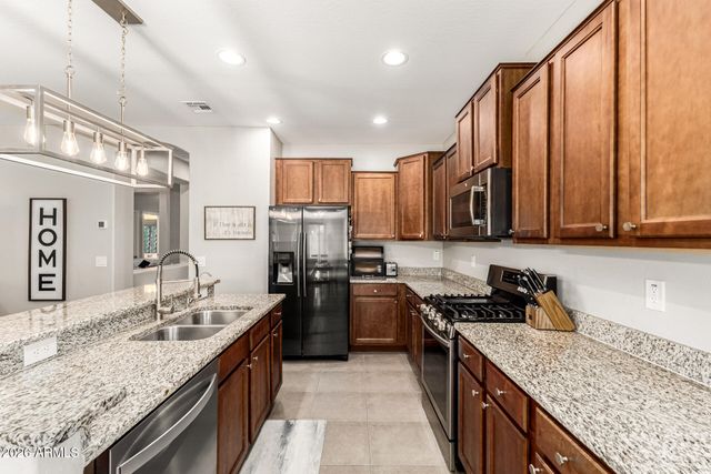 797 W BANYAN Avenue, Queen Creek, AZ 85140