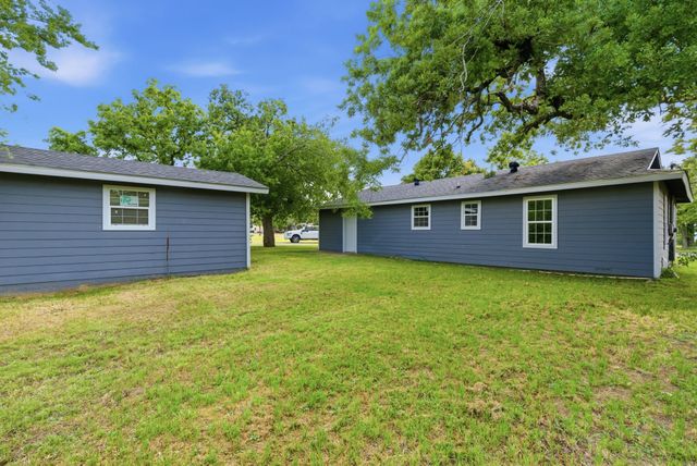 203 N Kickapoo Street, Lipan, TX 76462