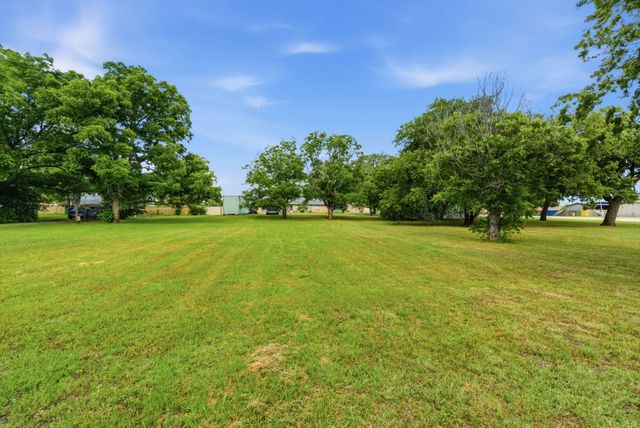 203 N Kickapoo Street, Lipan, TX 76462