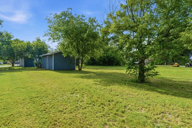 203 N Kickapoo Street, Lipan, TX 76462
