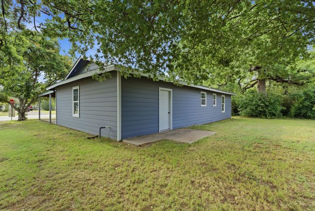 203 N Kickapoo Street, Lipan, TX 76462