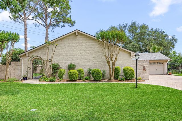 3110 Lynbrook Court, Sugar Land, TX 77478