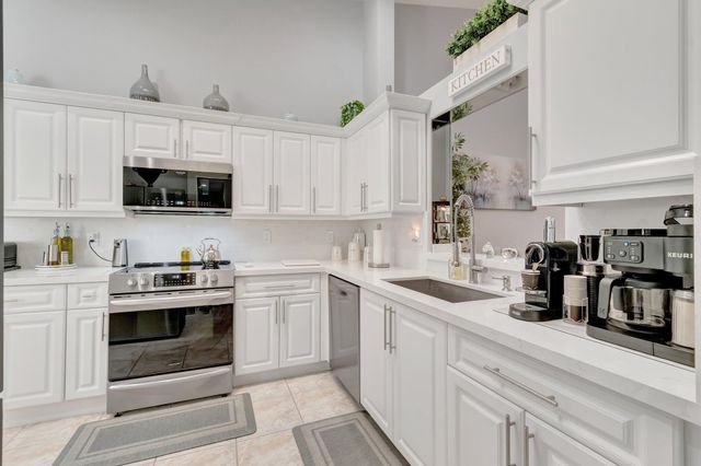 7187 Summer Tree Drive, Boynton Beach, FL 33437