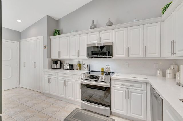 7187 Summer Tree Drive, Boynton Beach, FL 33437