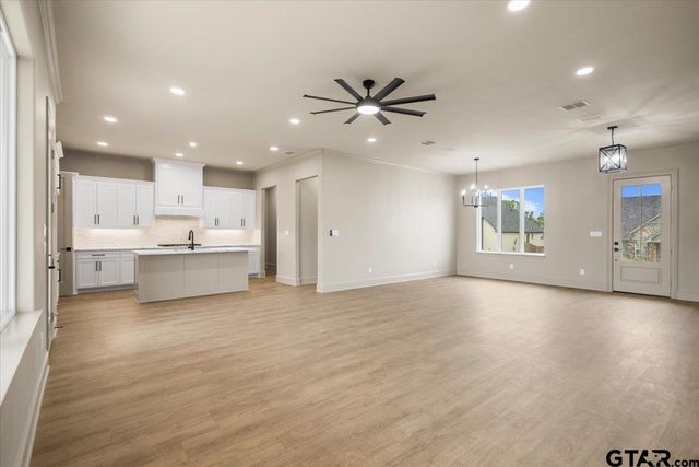 371 Mac Circle, Bullard, TX 75757