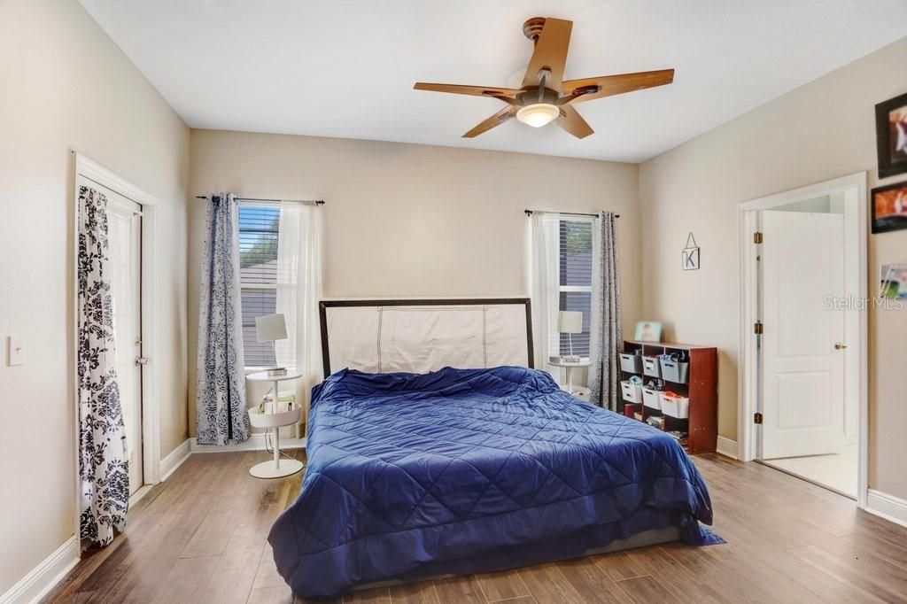 Image 15 of property listing at 6915 MONARCH PARK DRIVE, Apollo Beach, FL 33572