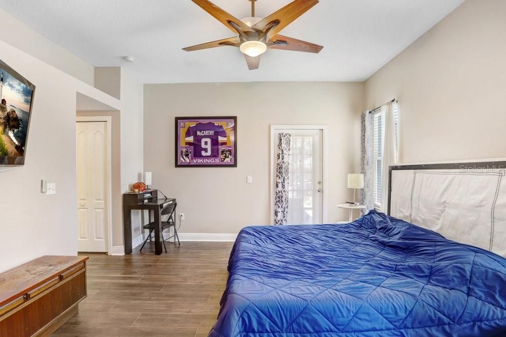 Image 16 of property listing at 6915 MONARCH PARK DRIVE, Apollo Beach, FL 33572