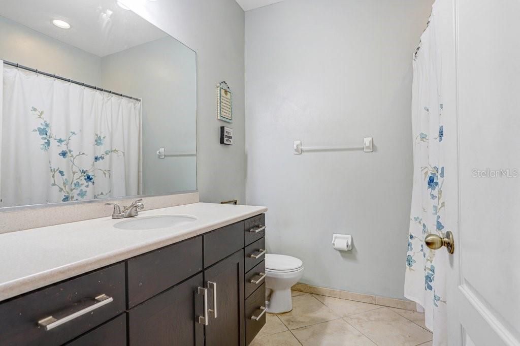 Image 20 of property listing at 6915 MONARCH PARK DRIVE, Apollo Beach, FL 33572