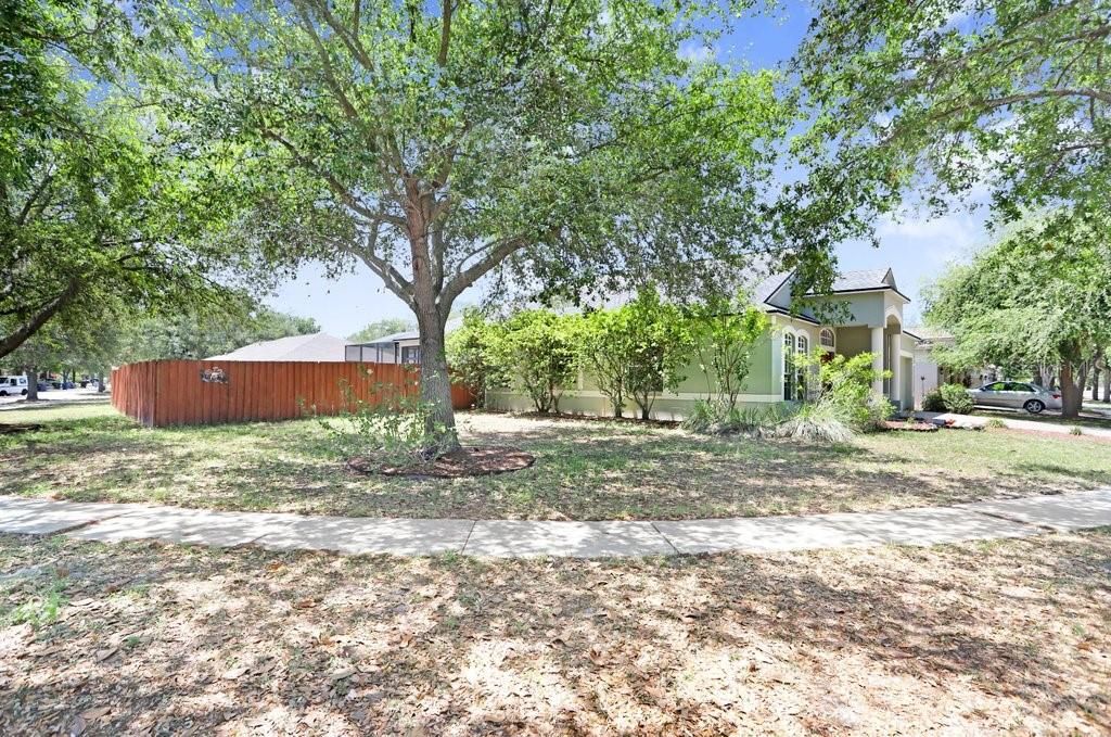 Image 29 of property listing at 6915 MONARCH PARK DRIVE, Apollo Beach, FL 33572