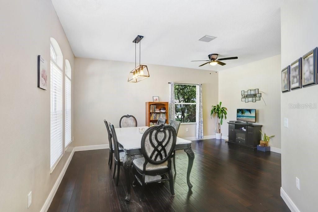 Image 6 of property listing at 6915 MONARCH PARK DRIVE, Apollo Beach, FL 33572