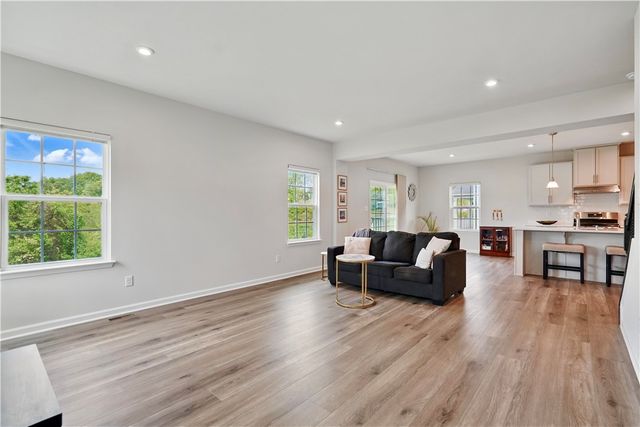 6 Dana Dr., Findlay Twp, PA 15108