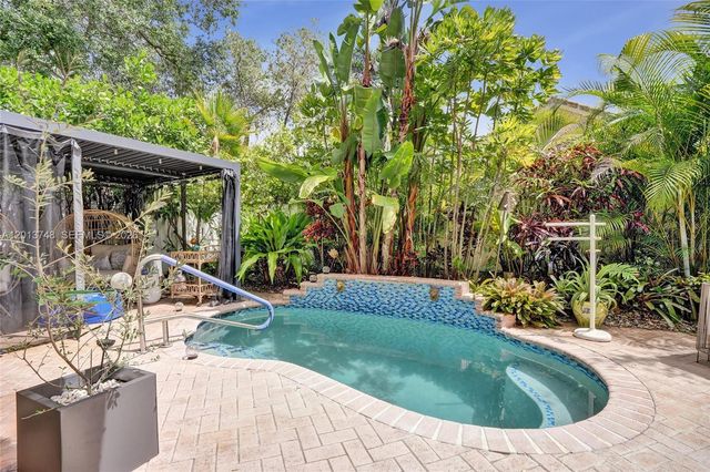 6204 NW 78th Ct, Parkland, FL 33067