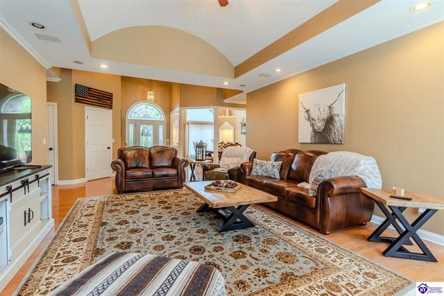 260 Villa Ray Drive, Radcliff, KY 40160