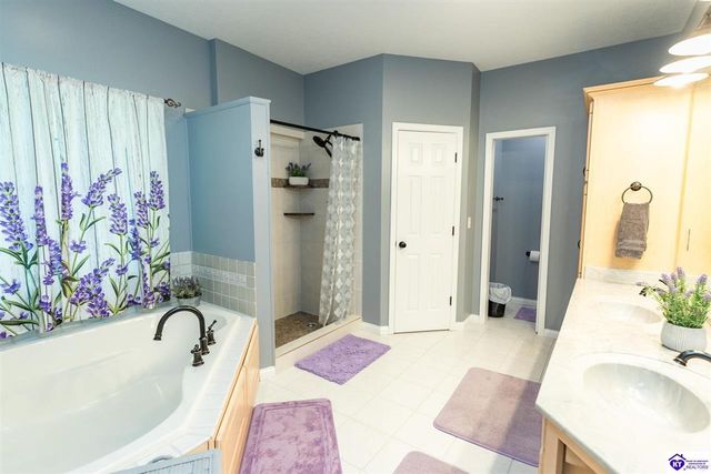 260 Villa Ray Drive, Radcliff, KY 40160