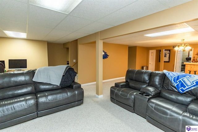 260 Villa Ray Drive, Radcliff, KY 40160