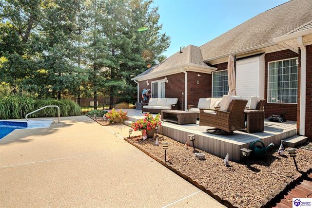 260 Villa Ray Drive, Radcliff, KY 40160