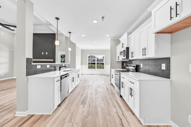 661 Woodrush Dr, Clarksville, TN 37040