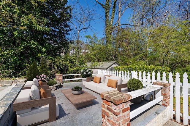 1868 Dyer Circle, Chamblee, GA 30341