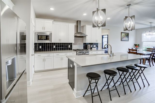 2848 Galway Drive, Brunswick Hills, OH 44212