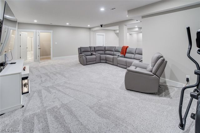 2848 Galway Drive, Brunswick Hills, OH 44212